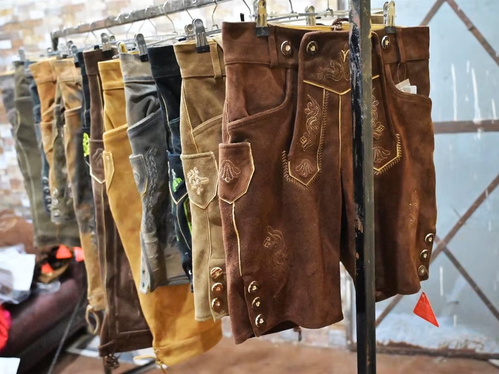 lederhosen shop about us image
